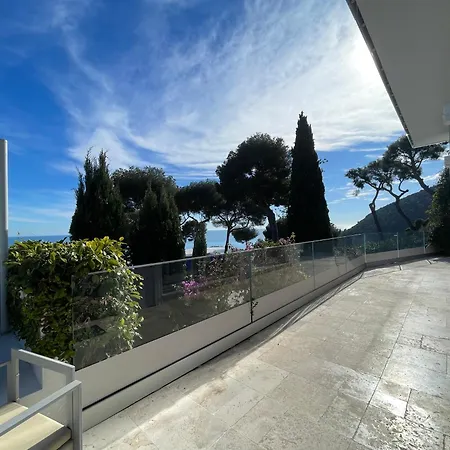 View And Quiet Èze